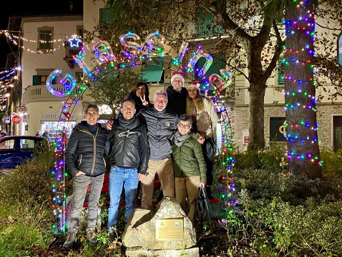 Frasi Sulla Pace... E L'albero Si Illumina (fotogallery)